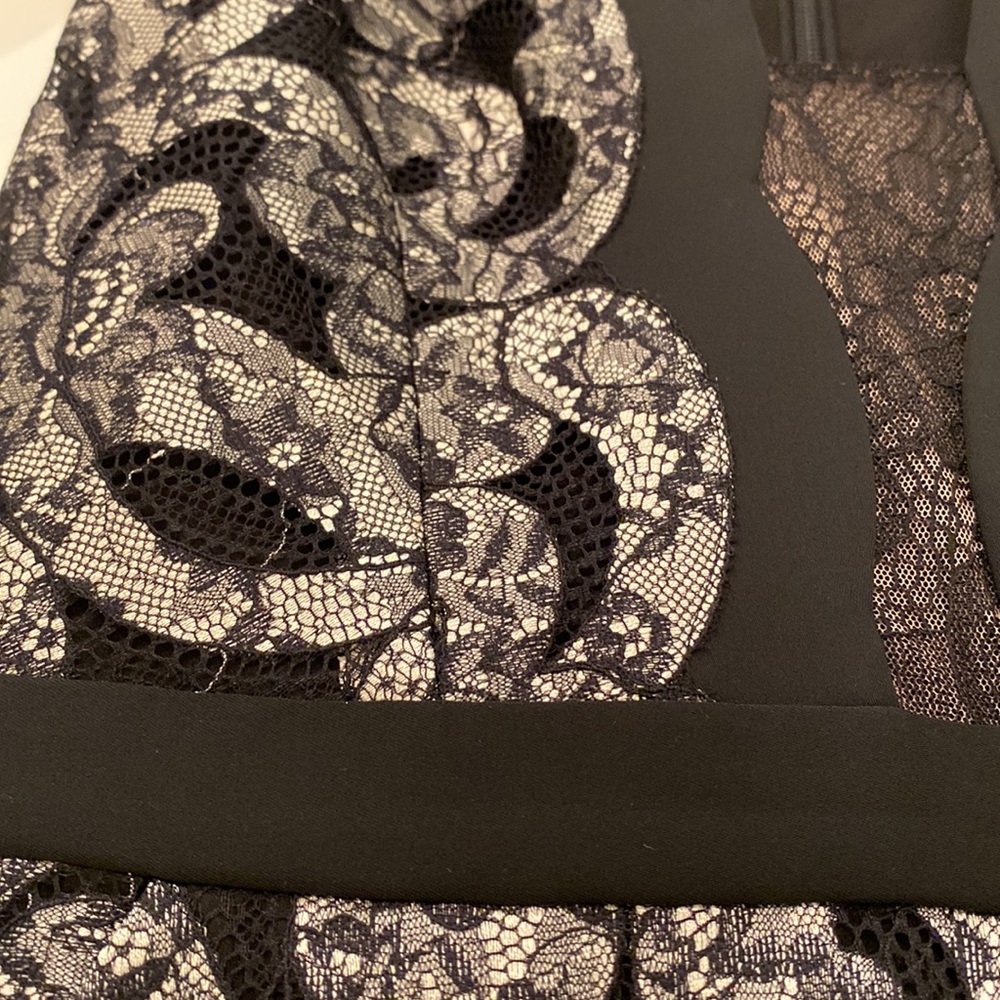 Beautiful dress! Gently worn ones. Dress has pockets. - Picture 6 of 11